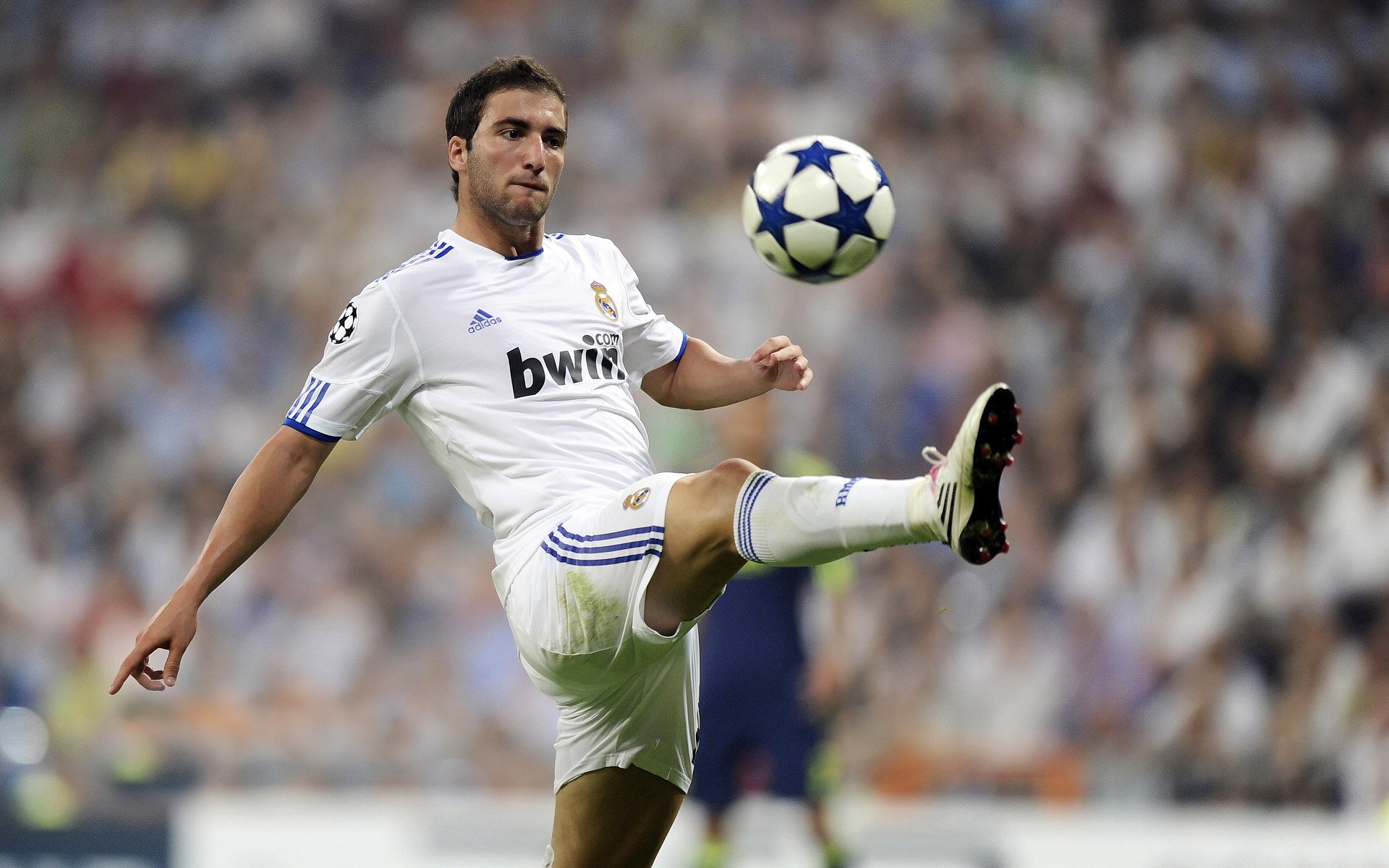 西甲国家德比之夜，阿什拉夫展现巨星价值