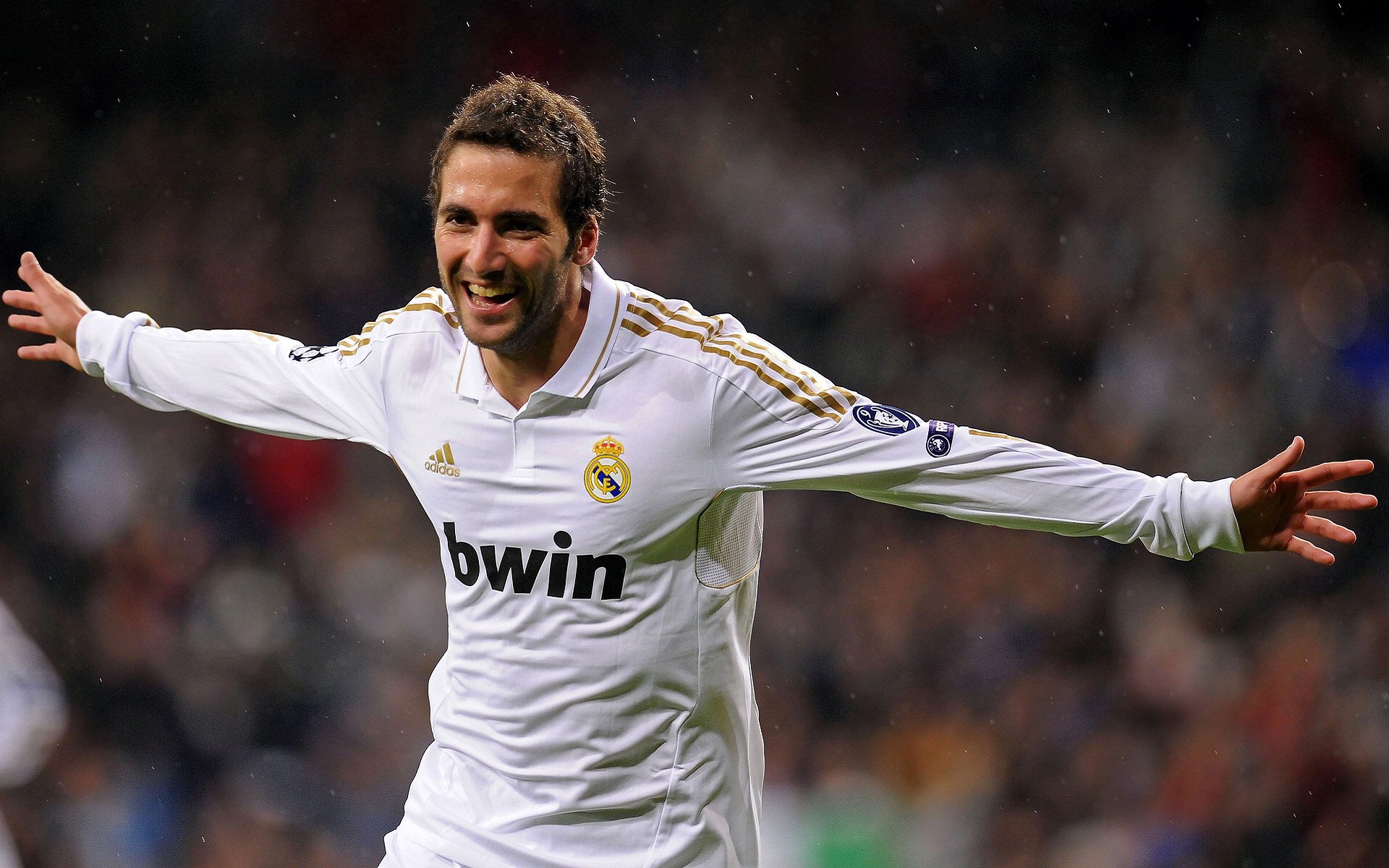 跨界竞技场，勇士的全面压制与浓眉的欧冠接管—当篮球传奇跨越边界